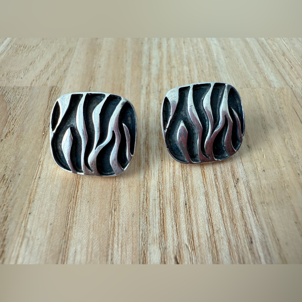 Vintage Emilia Castillo 925 Sterling Silver Zebra Pattern Earrings on posts